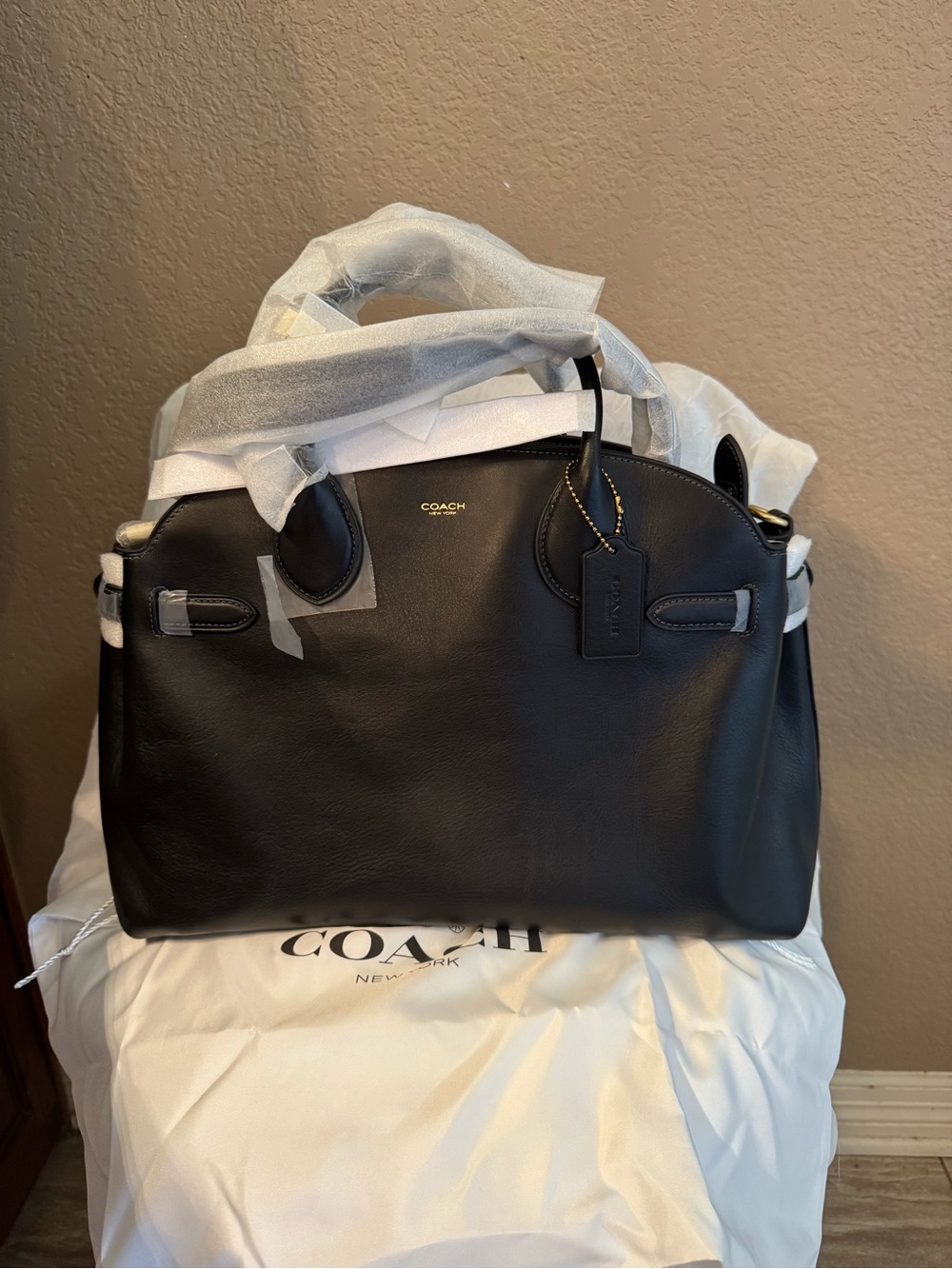 Coach empire 40 purse new